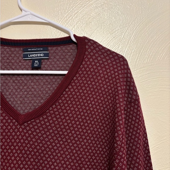 Lands' End Men's Deep Red V-Neck Sweater - Picture 4 of 7